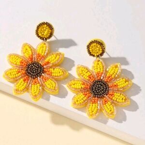 Sunflower Beaded Earrings NWT